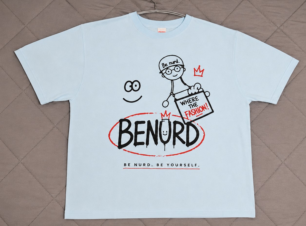 스카이 블루로 다시 만든 BENURD 그래픽 티셔츠 실물